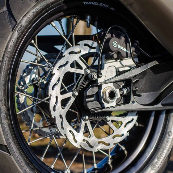 YZF R1M (2015 - 2022) flame rear brake disc | MOTO-MASTER