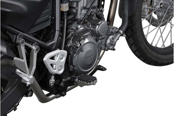 XT 660 R (2004 - 2016) footrest kit ion | SW-MOTECH