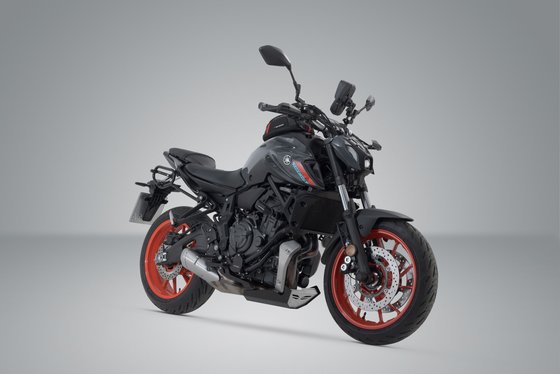 FZ 07 (2021 - 2021) slc laikiklis dešinėje juodos spalvos | SW-MOTECH